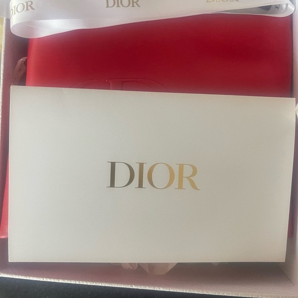 Dior White and Gold Gift Card - Picture 1 of 9
